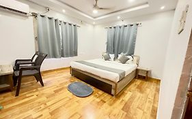 Hi5 Hotel Aryan